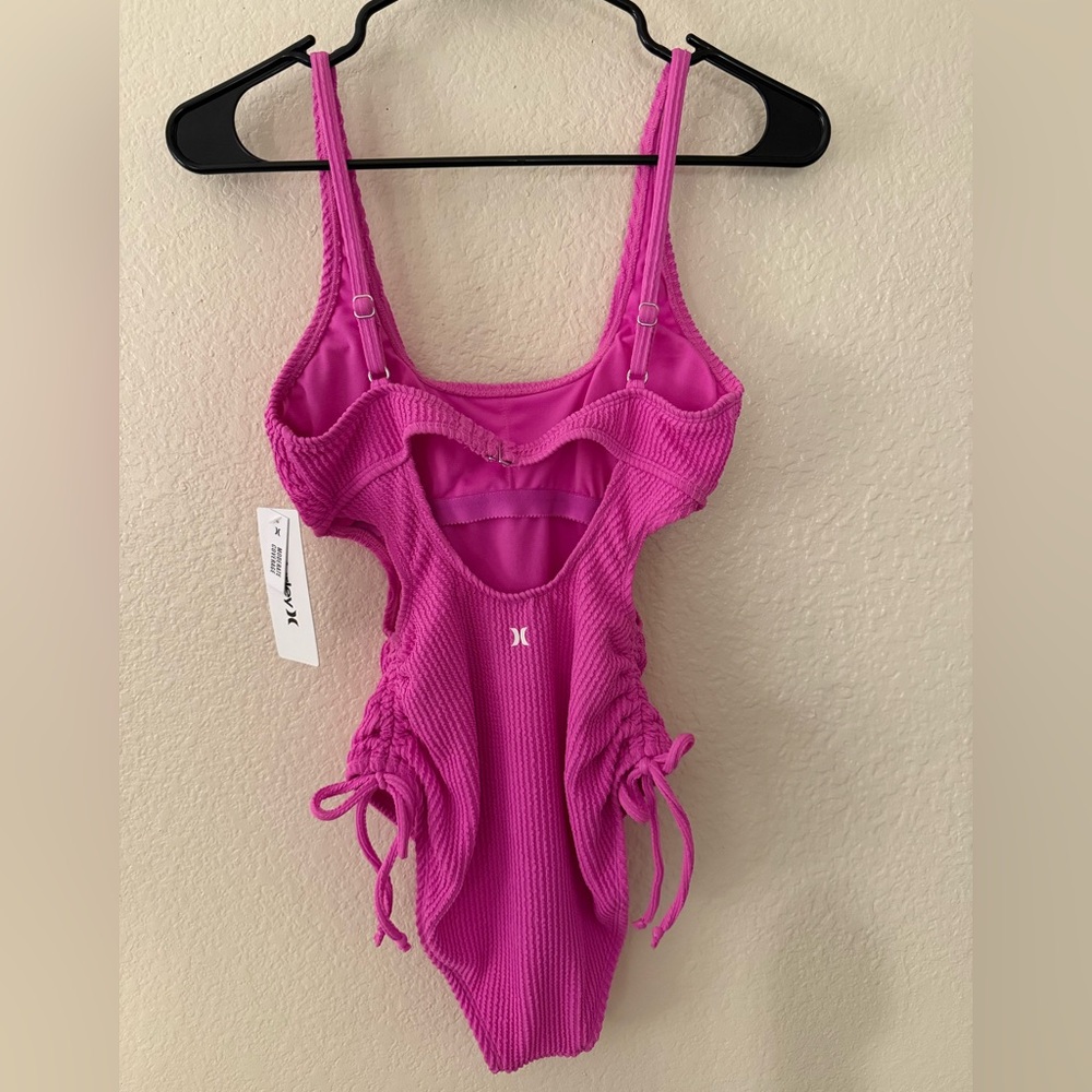 NWT Hurley Pink Women's One Piece Swimsuit Textured - Picture 3 of 8